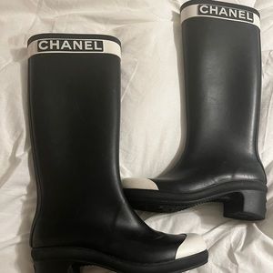 Chanel boots classic
